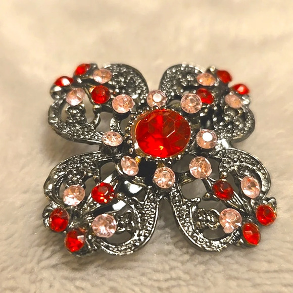 #473 Vintage flower brooch - Picture 2 of 5